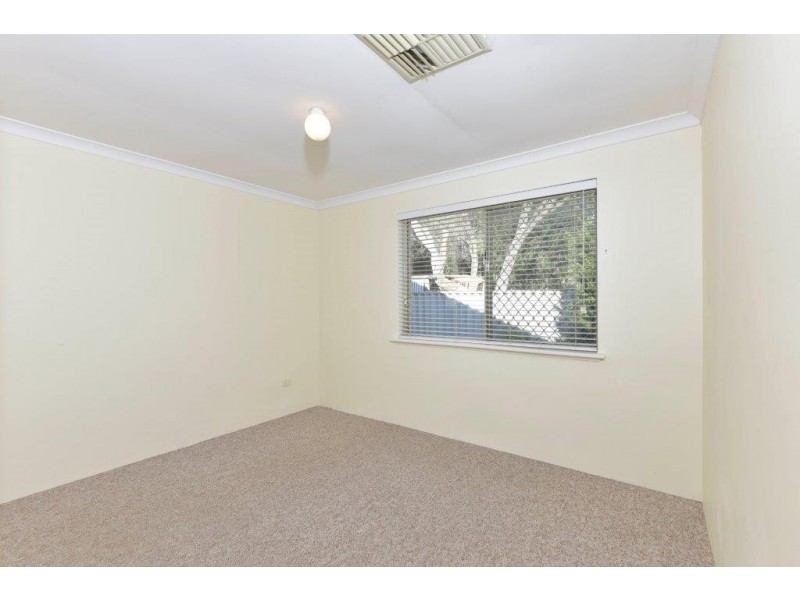 2/33 Holmesdale Road, Woodbridge WA 6056