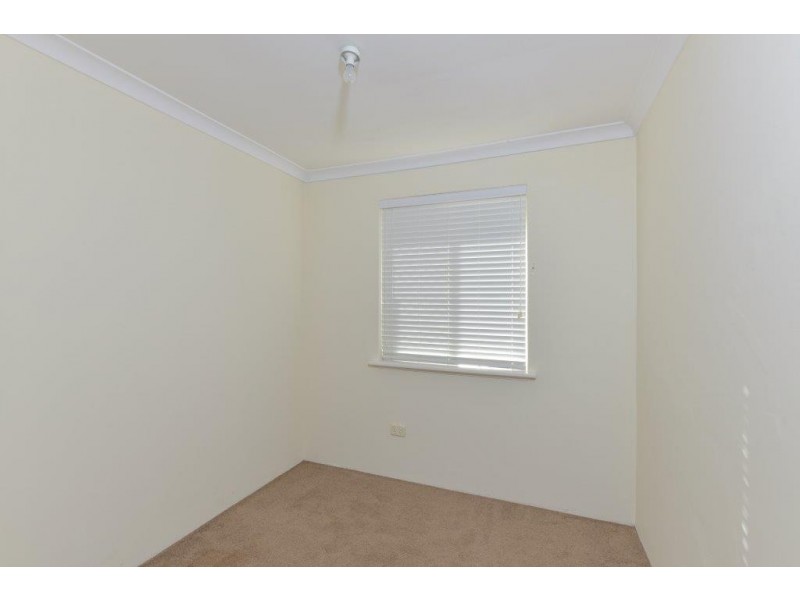 2/33 Holmesdale Road, Woodbridge WA 6056