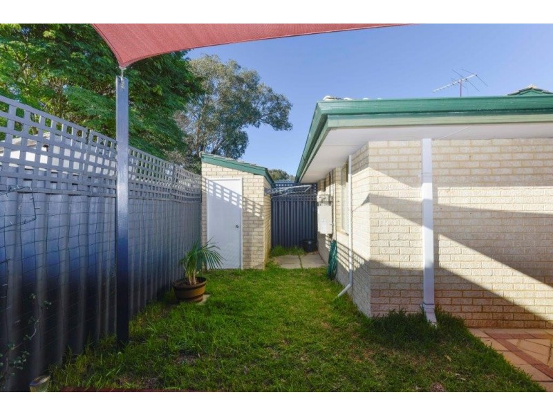 2/33 Holmesdale Road, Woodbridge WA 6056