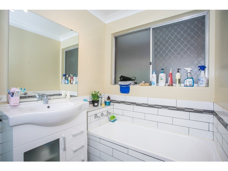 8 McLeish Place, Thornlie WA 6108