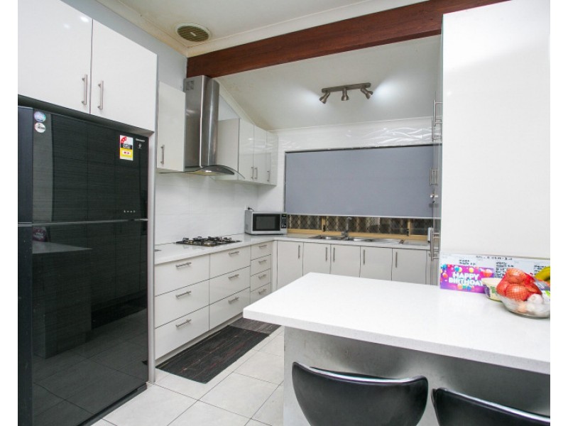 10 Pikes Close, Caversham WA 6055