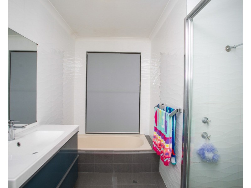 10 Pikes Close, Caversham WA 6055
