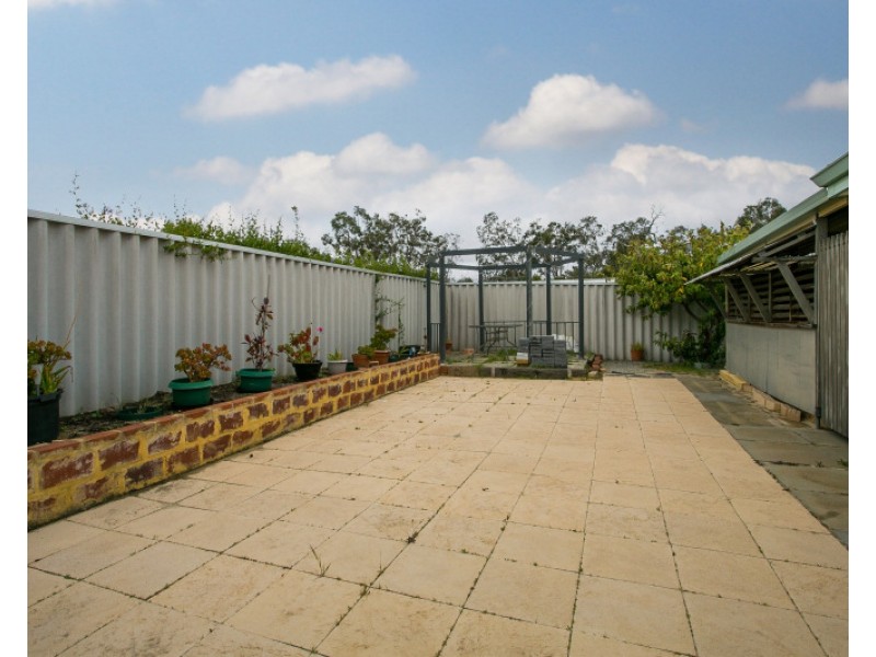 10 Pikes Close, Caversham WA 6055