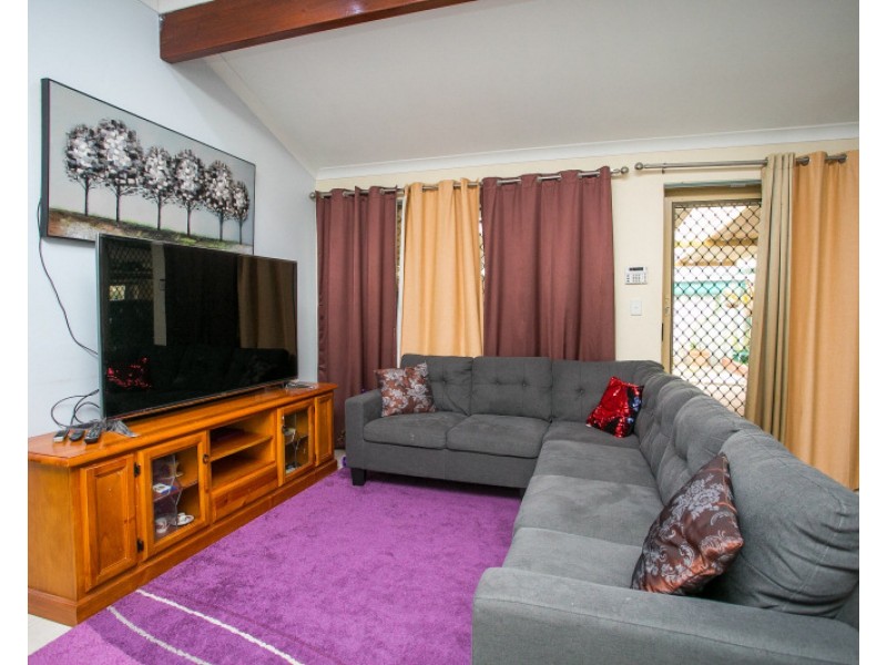 10 Pikes Close, Caversham WA 6055