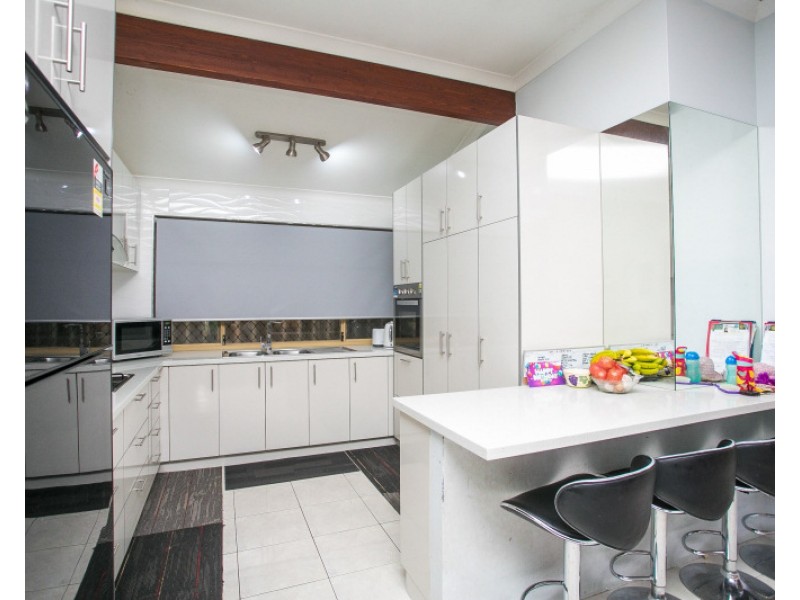 10 Pikes Close, Caversham WA 6055