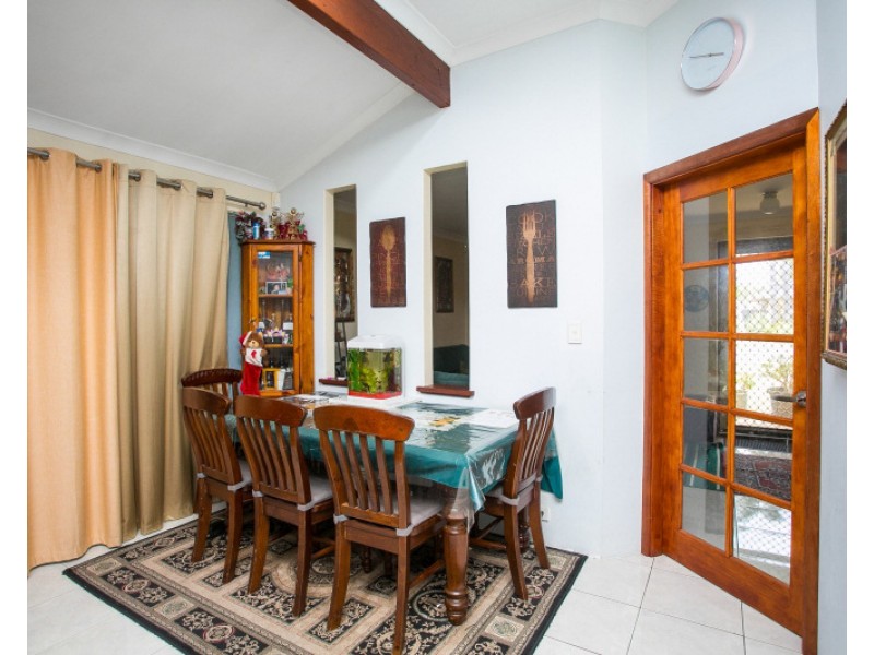 10 Pikes Close, Caversham WA 6055