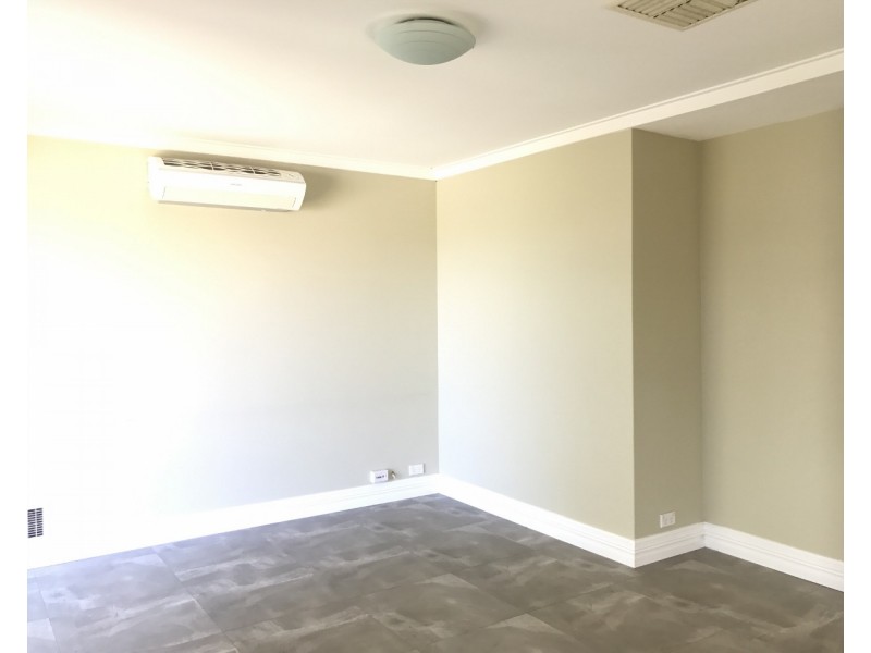 17 Maranon Crescent, Beechboro WA 6063