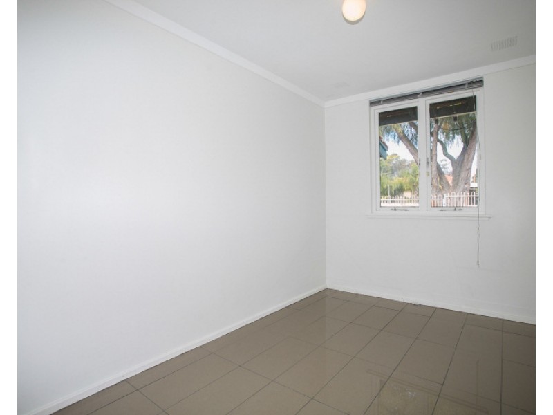 16 Scanlon Way, Lockridge WA 6054