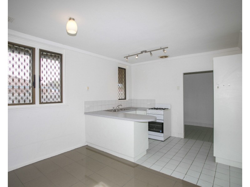 16 Scanlon Way, Lockridge WA 6054