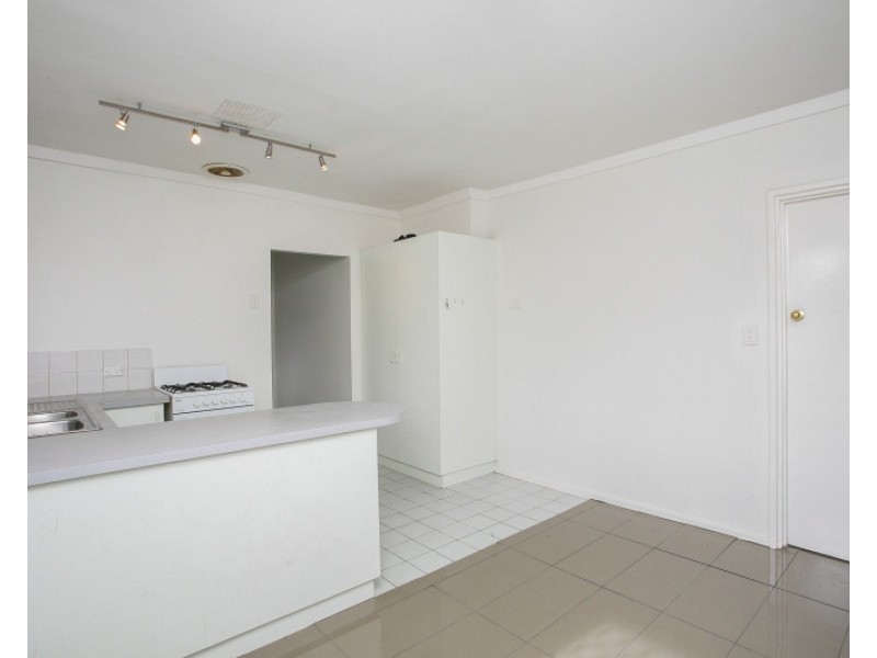 16 Scanlon Way, Lockridge WA 6054