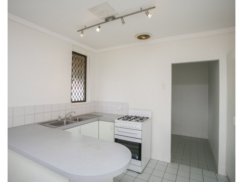 16 Scanlon Way, Lockridge WA 6054