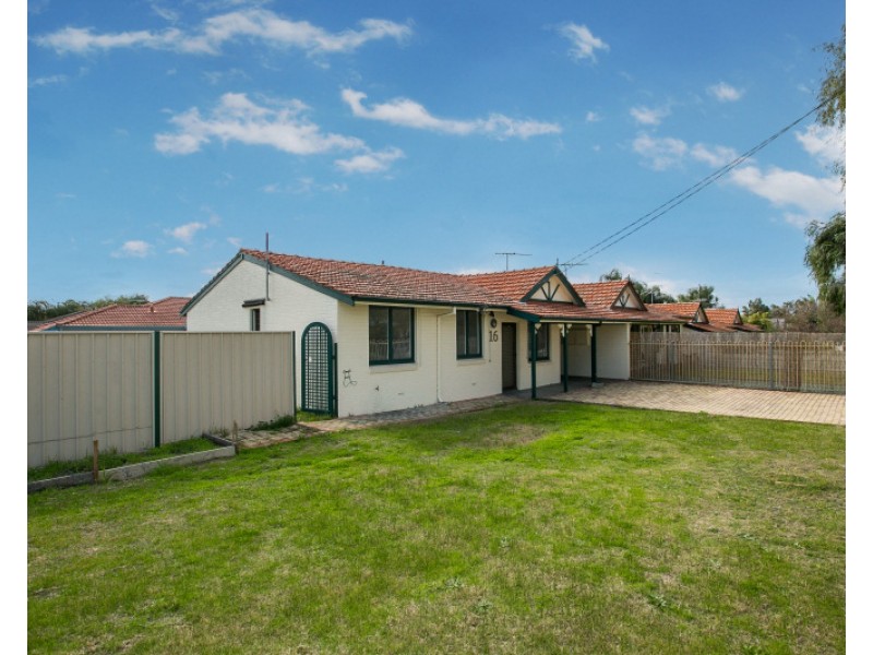 16 Scanlon Way, Lockridge WA 6054
