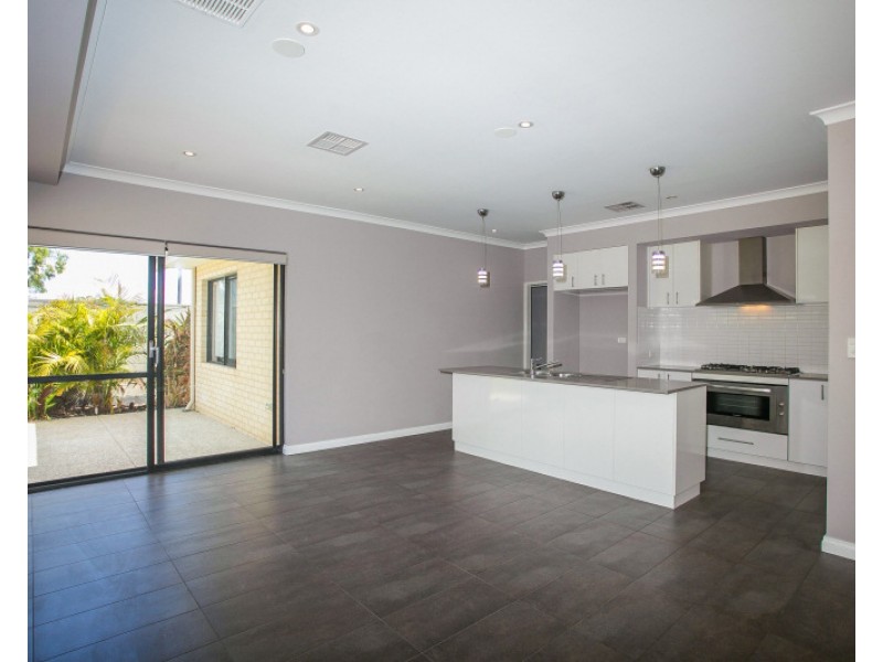 7/26 Charnley Bend, Success WA 6164