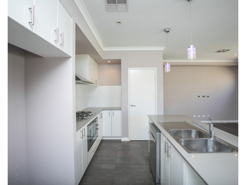 7/26 Charnley Bend, Success WA 6164