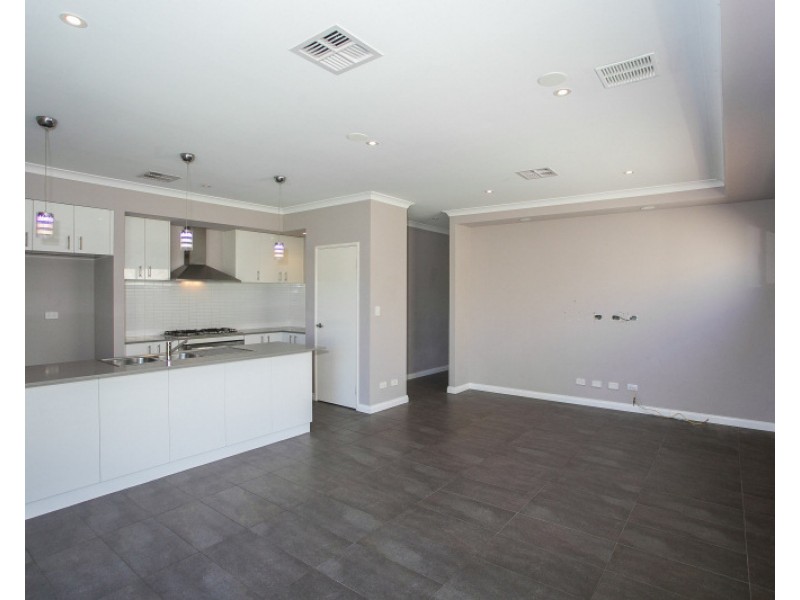 7/26 Charnley Bend, Success WA 6164