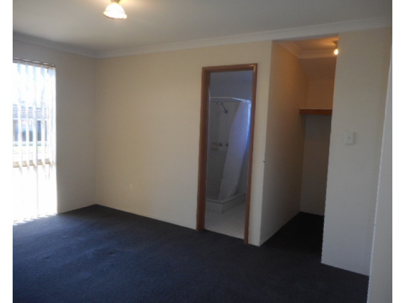 8 Brookside Gardens, Caversham WA 6055