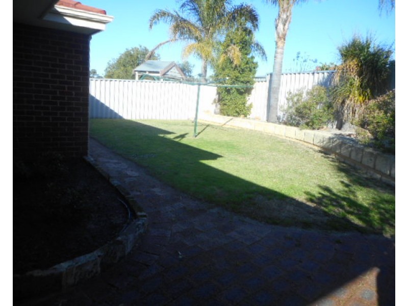 8 Brookside Gardens, Caversham WA 6055