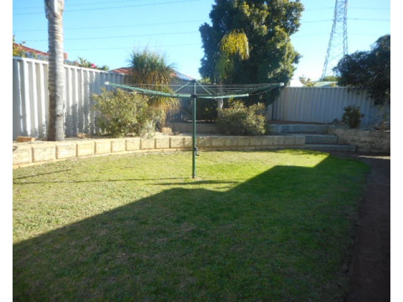 8 Brookside Gardens, Caversham WA 6055