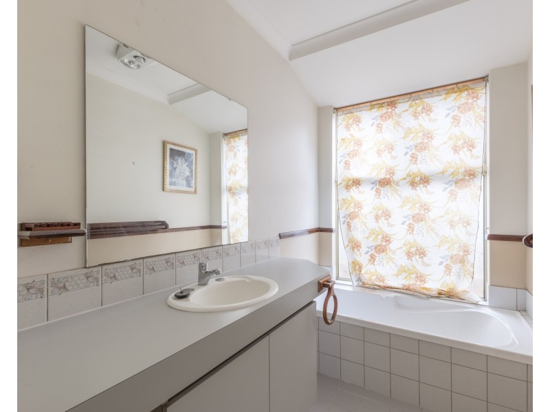 47 Woodleigh Gardens, Ballajura WA 6066