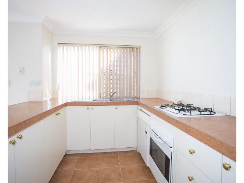 2/83 Station Street, Cannington WA 6107