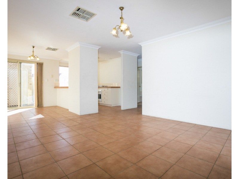 2/83 Station Street, Cannington WA 6107