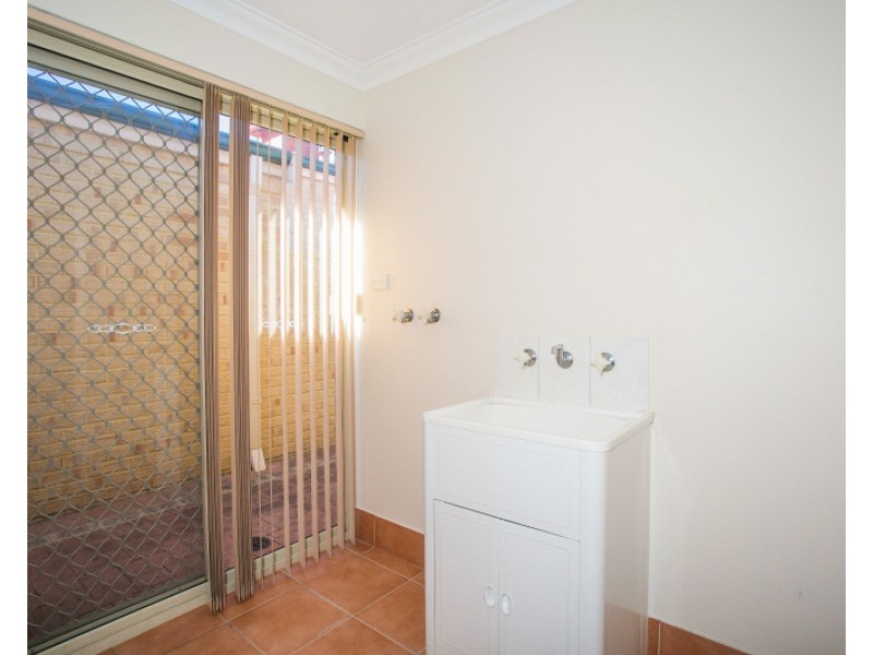 2/83 Station Street, Cannington WA 6107