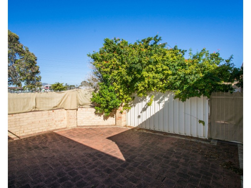 2/83 Station Street, Cannington WA 6107