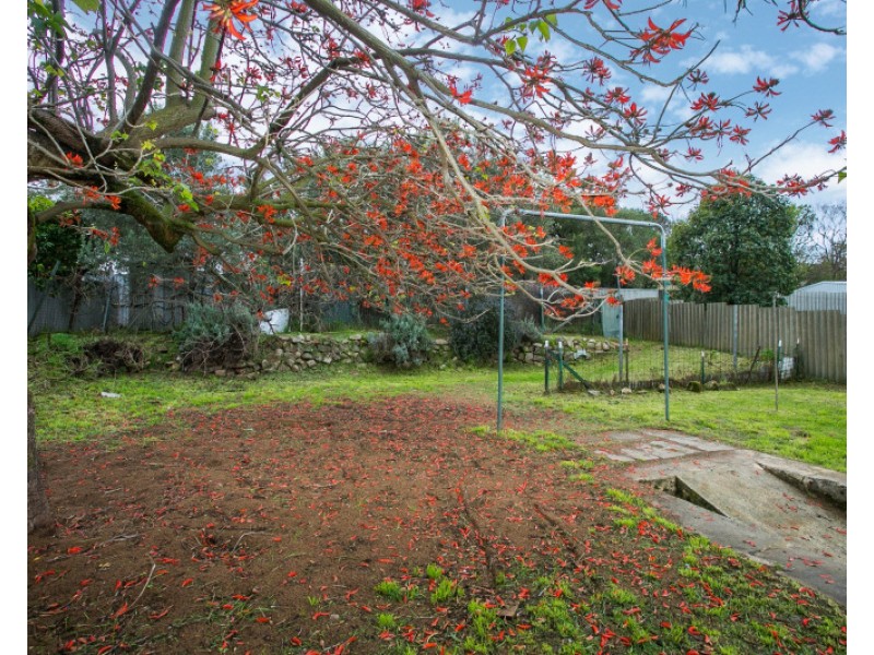 23 Beacham Crescent, Medina WA 6167