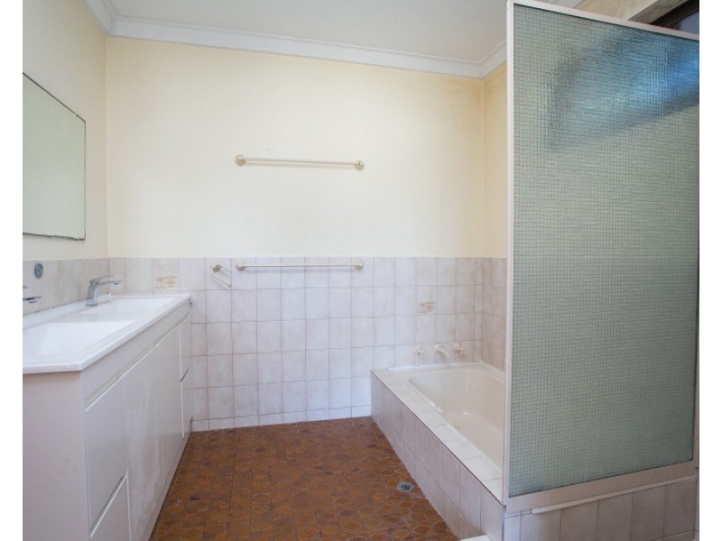 6 Edge Place, Dianella WA 6059