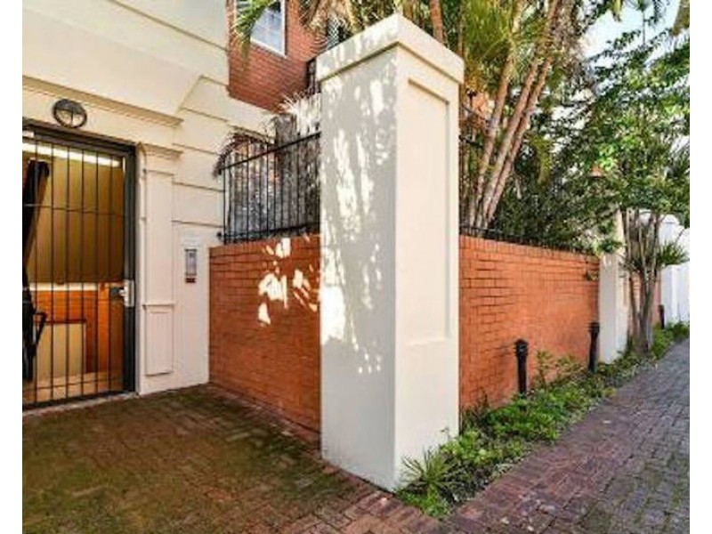 16/19 Little Shenton Lane, Northbridge WA 6003