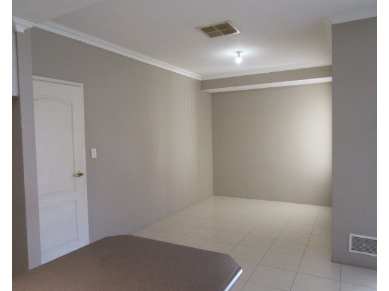 10 La Trobe Street, Landsdale WA 6065