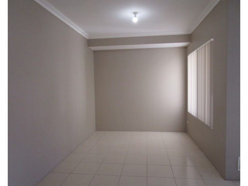 10 La Trobe Street, Landsdale WA 6065