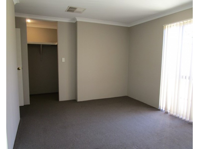 10 La Trobe Street, Landsdale WA 6065