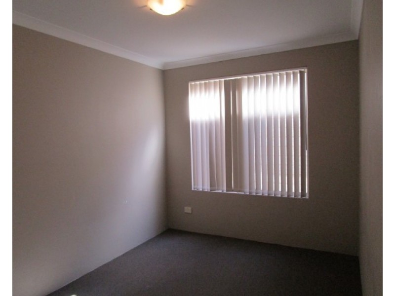 10 La Trobe Street, Landsdale WA 6065