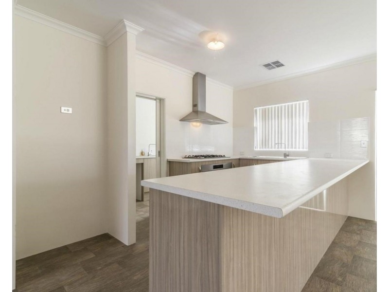 6 Scrubwren Circuit, Alkimos WA 6038