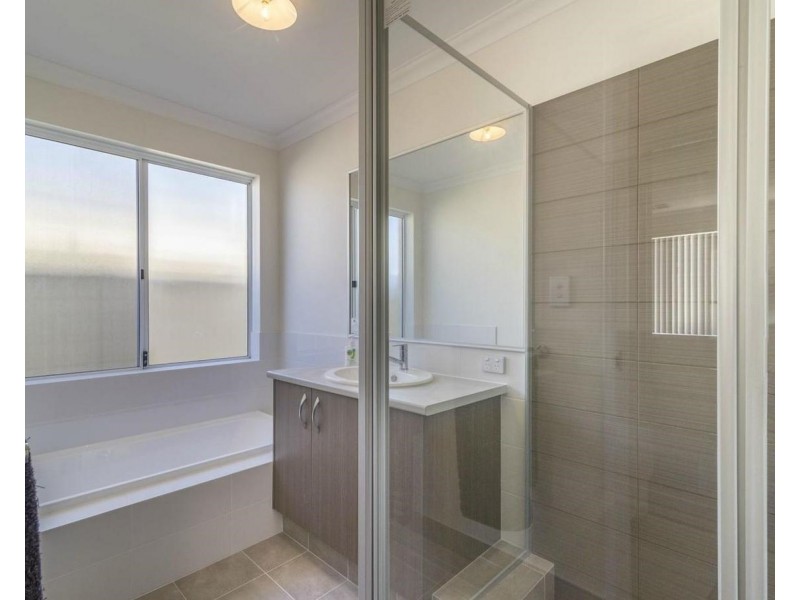 6 Scrubwren Circuit, Alkimos WA 6038