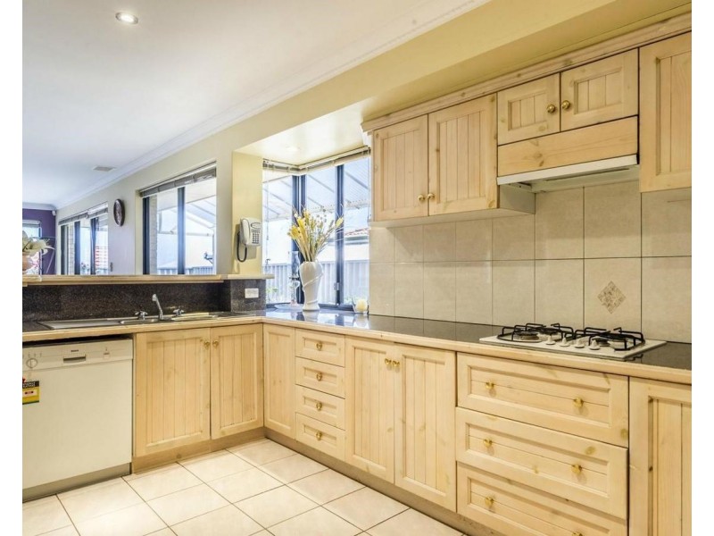 15 Bellerive Boulevard, Madeley WA 6065