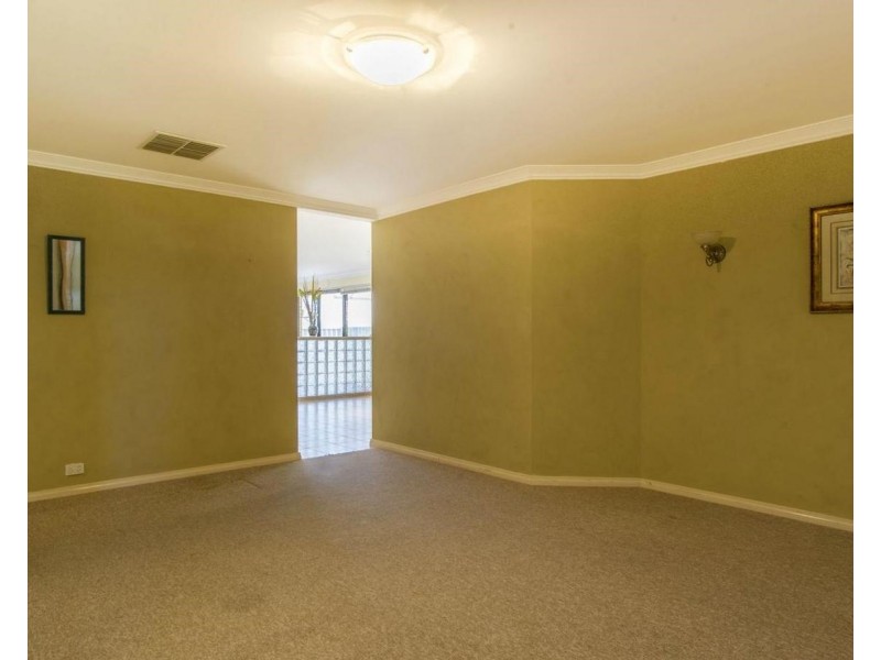 15 Bellerive Boulevard, Madeley WA 6065