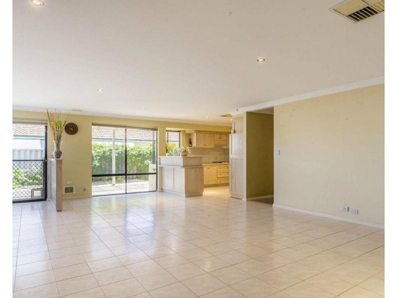 15 Bellerive Boulevard, Madeley WA 6065