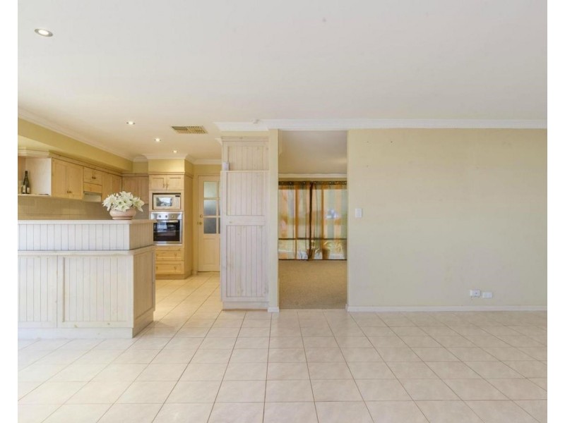 15 Bellerive Boulevard, Madeley WA 6065