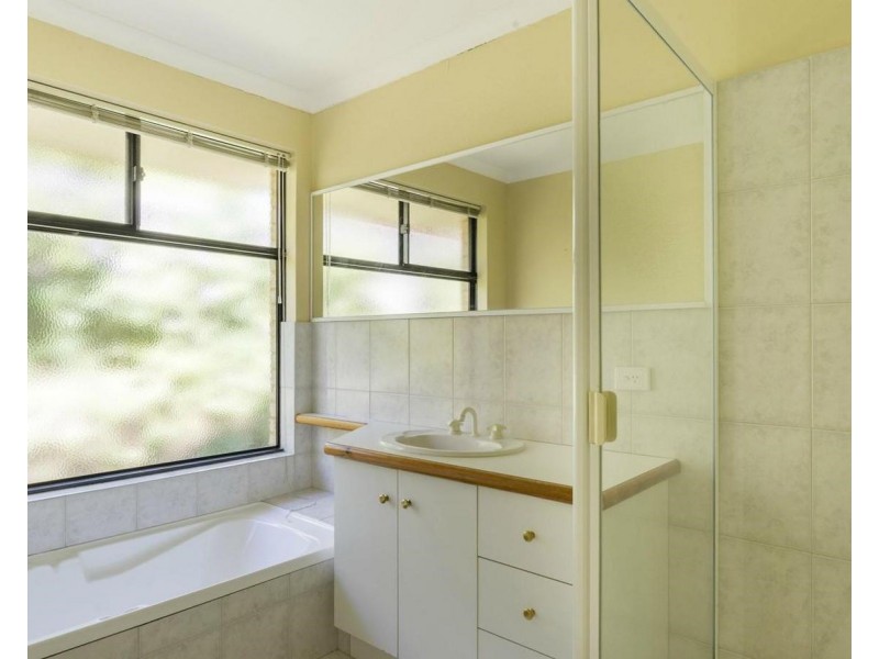 15 Bellerive Boulevard, Madeley WA 6065