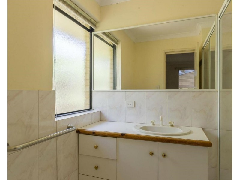 15 Bellerive Boulevard, Madeley WA 6065