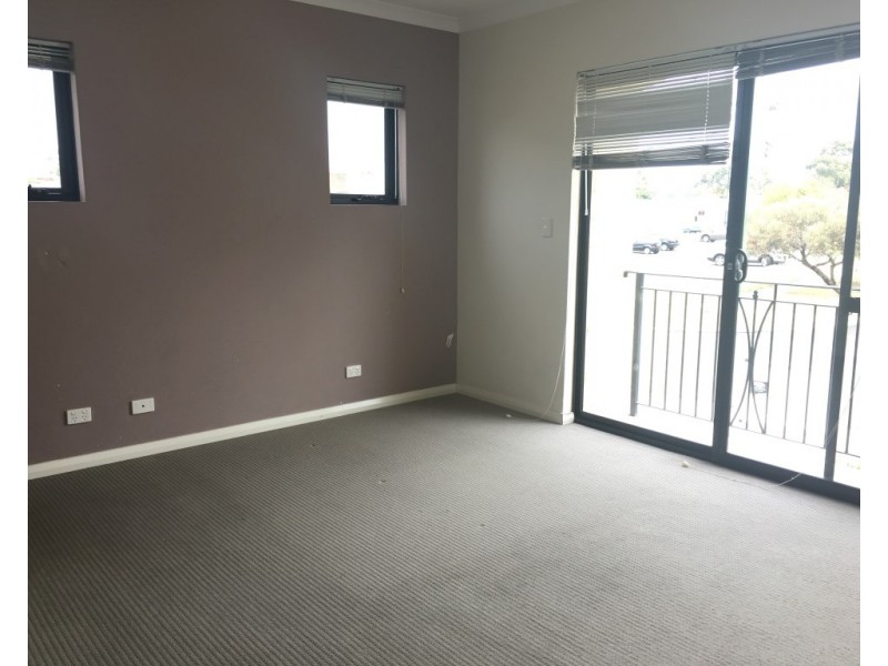 1/12  Leila Street, Cannington WA 6107