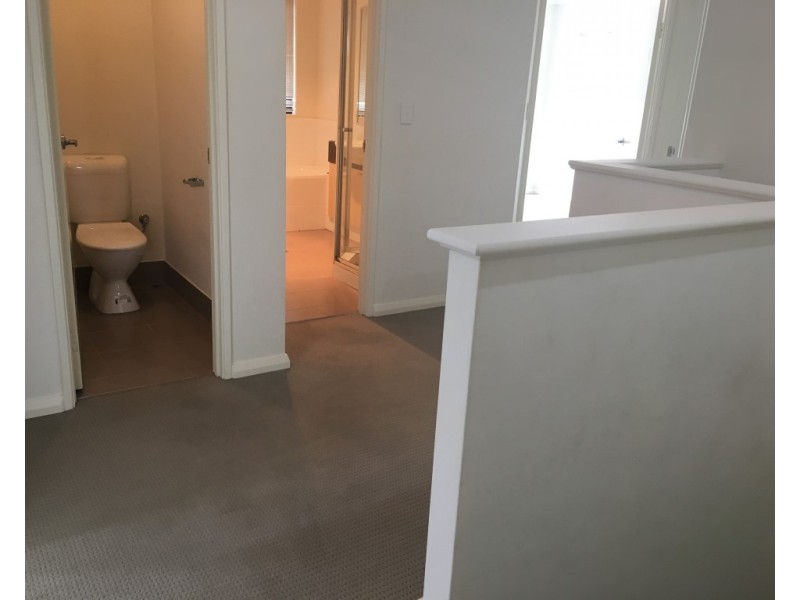 1/12  Leila Street, Cannington WA 6107