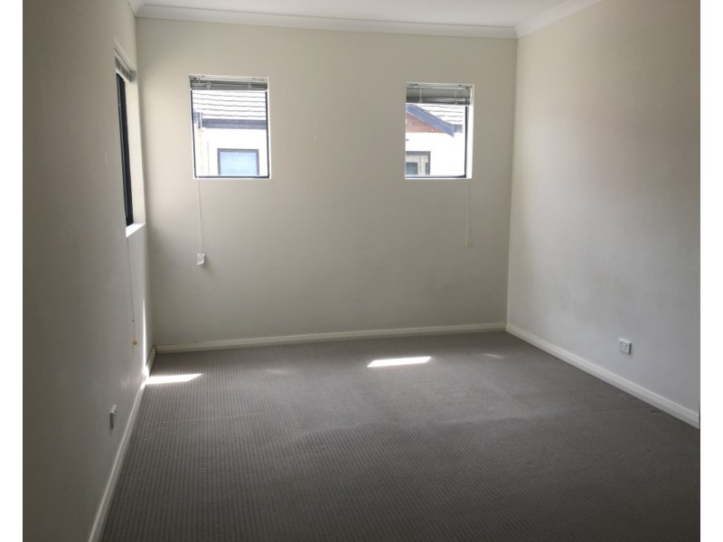 1/12  Leila Street, Cannington WA 6107