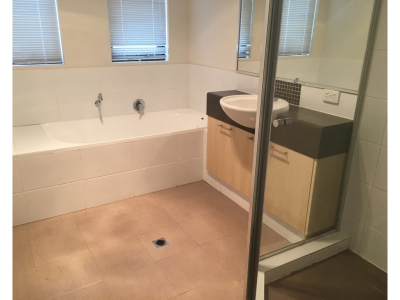 1/12  Leila Street, Cannington WA 6107