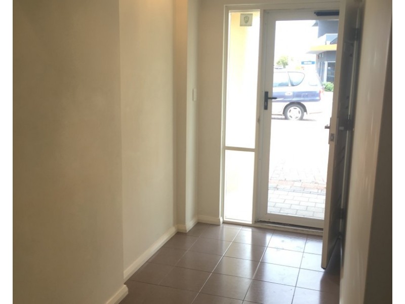 1/12  Leila Street, Cannington WA 6107