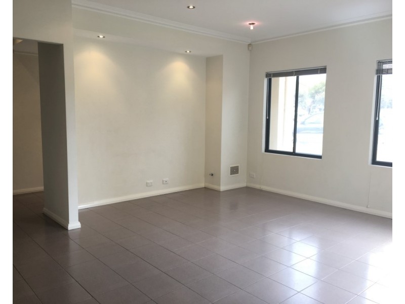 1/12  Leila Street, Cannington WA 6107