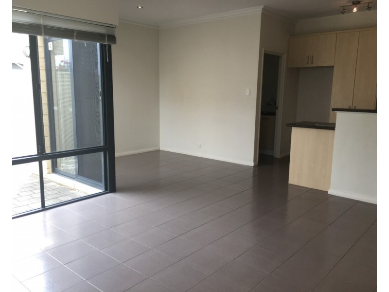1/12  Leila Street, Cannington WA 6107