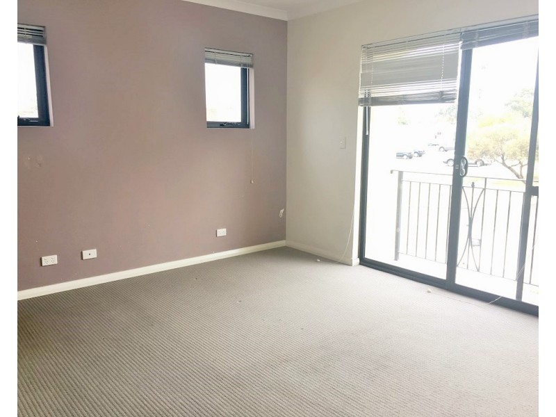1/12  Leila Street, Cannington WA 6107